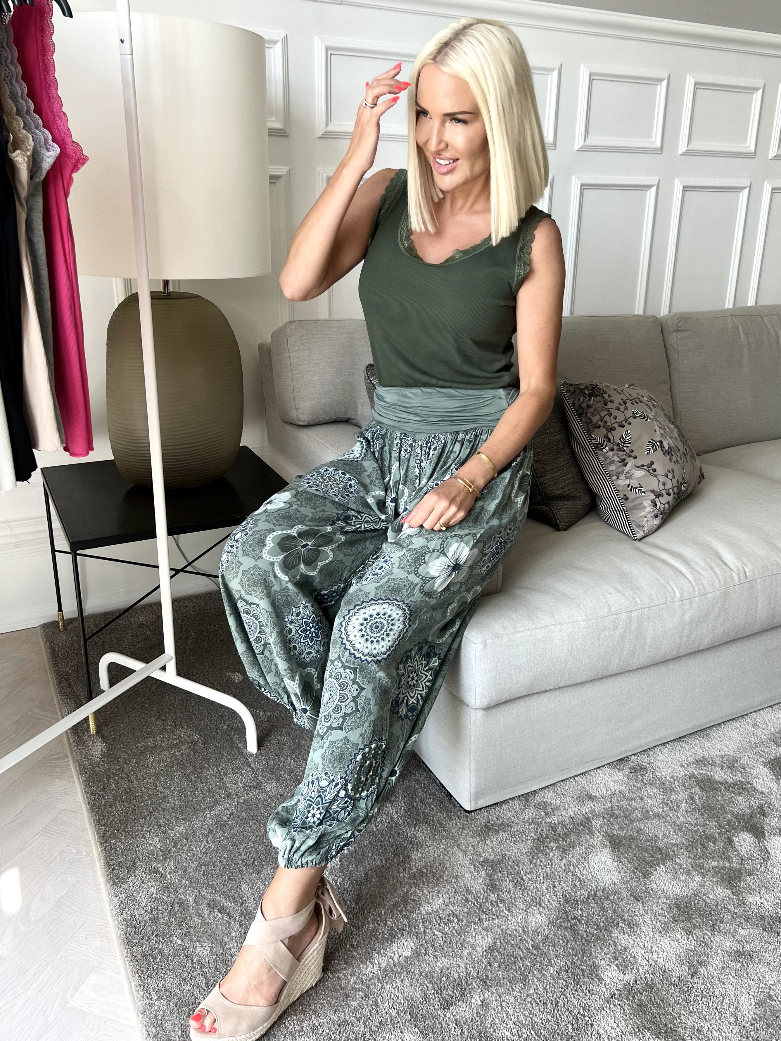 Vibe Pattern - Lette og løse bukser med elastikkant i livet